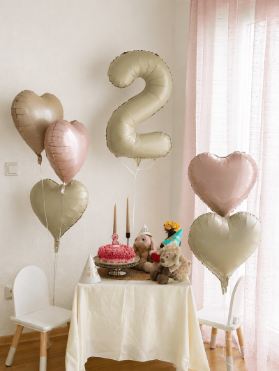 Heliumballon-Geschenk – Wunschzahl & 3 Herzballons in Pastellfarben
